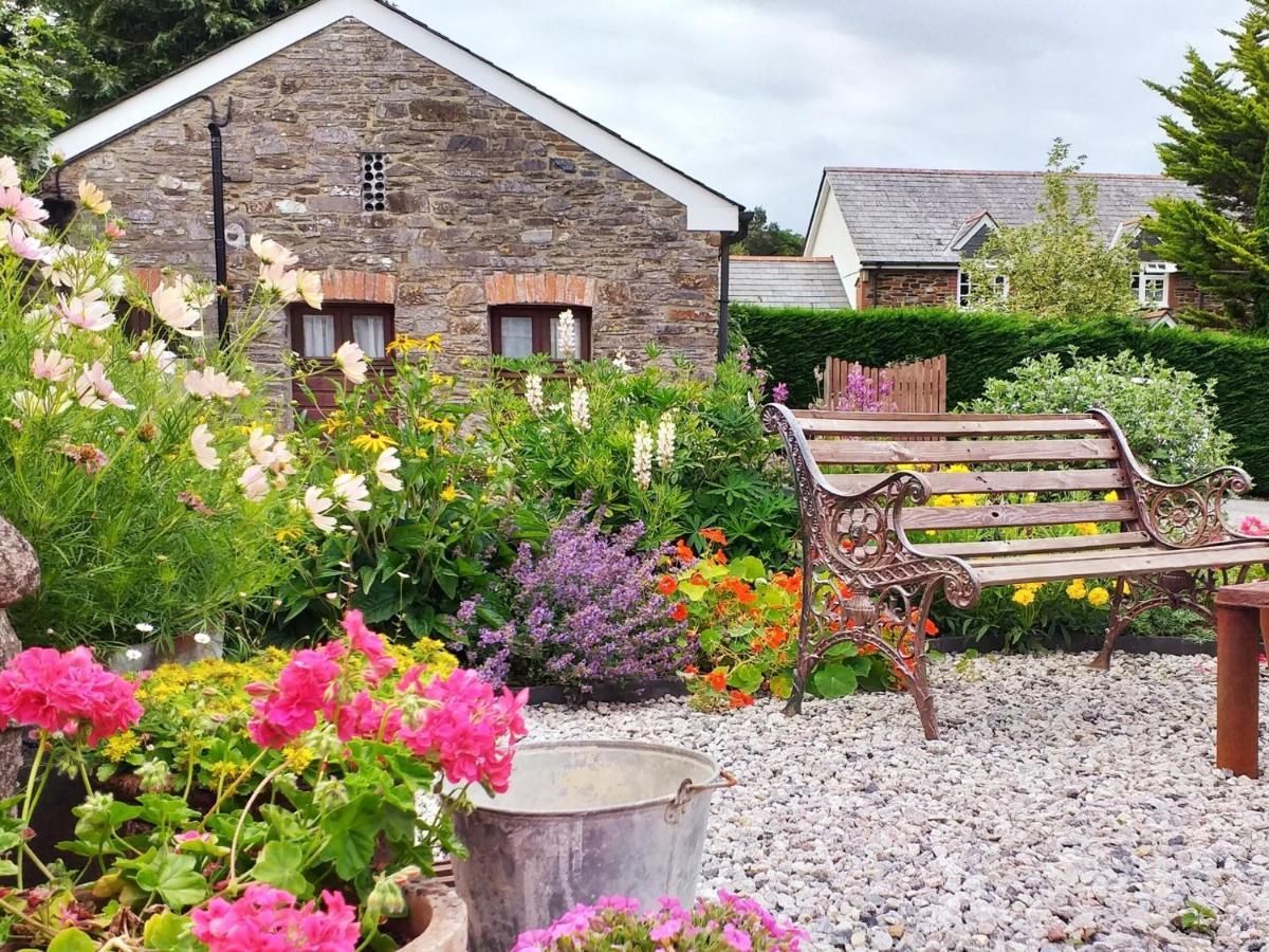 Lobhill Farmhouse Bed And Breakfast And Self Catering Accommodation Okehampton Exteriér fotografie