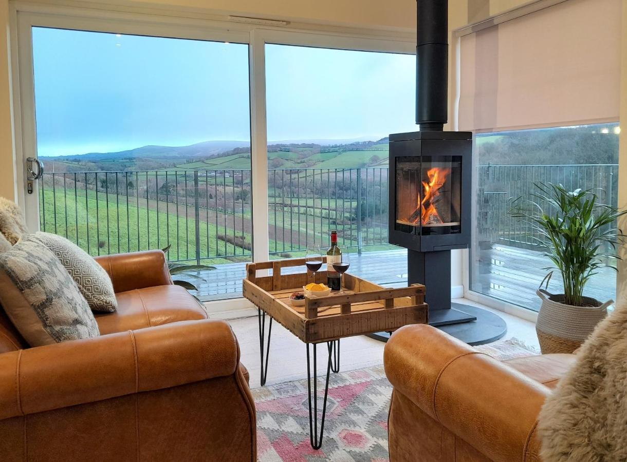 Lobhill Farmhouse Bed And Breakfast And Self Catering Accommodation Okehampton Exteriér fotografie